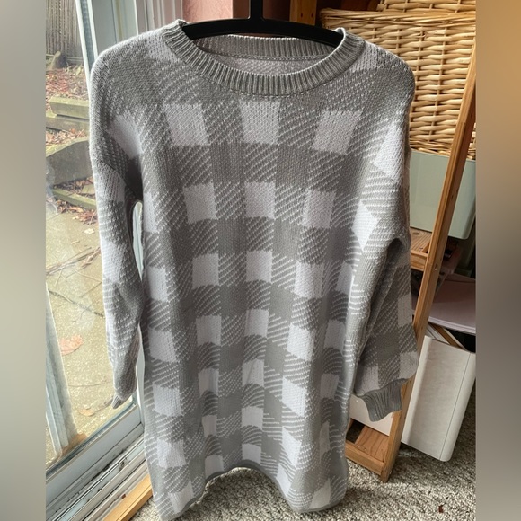 ⚡️2/$20 GARAGE women’s checkered sweater dress - Picture 3 of 4